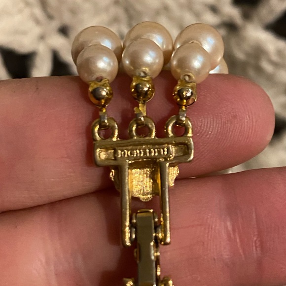5/20 VTG Richelieu Gold tone Faux Pearl Bracelet - Picture 4 of 4